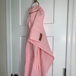 Wild bird sling. Pink with rose gold metal rings.